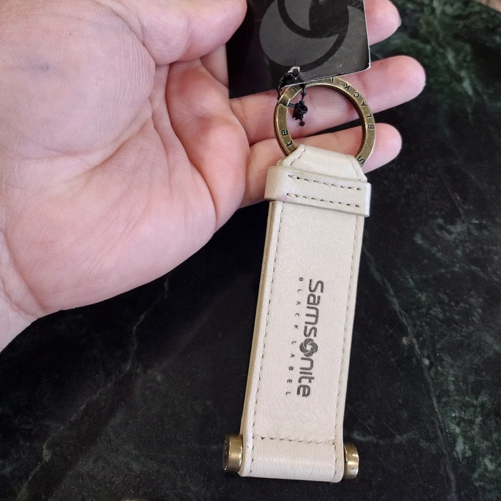 NWT Samsonite Black Label  Key Ring  Leather